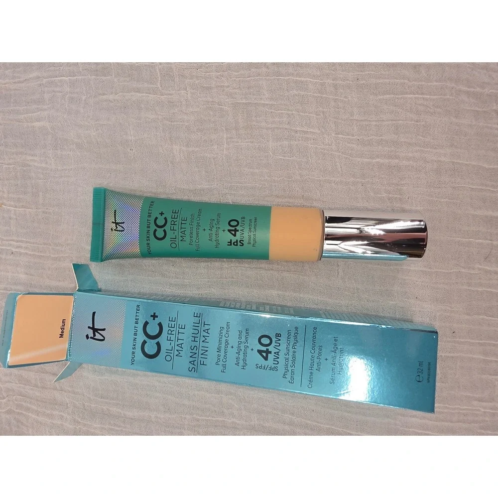 IT Cosmetics CC+ Natural Matte Foundation SPF40 Shade Medium
